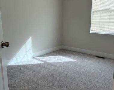 7618 Johnnycake Road - Photo Thumbnail 17