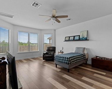 580 Clear Springs Holw - Photo Thumbnail 19