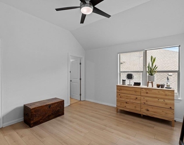 580 Clear Springs Holw - Photo Thumbnail 21