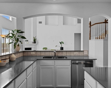 580 Clear Springs Holw - Photo Thumbnail 12