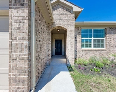 3602 Conyers Ln - Photo Thumbnail 3