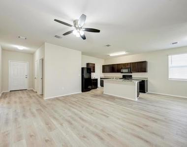 3602 Conyers Ln - Photo Thumbnail 6