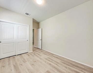 3602 Conyers Ln - Photo Thumbnail 26
