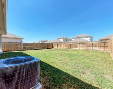 3602 Conyers Ln - Photo Thumbnail 33