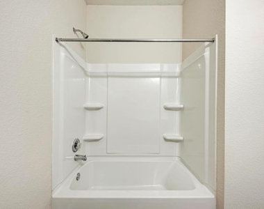 3602 Conyers Ln - Photo Thumbnail 24