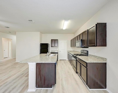 3602 Conyers Ln - Photo Thumbnail 11
