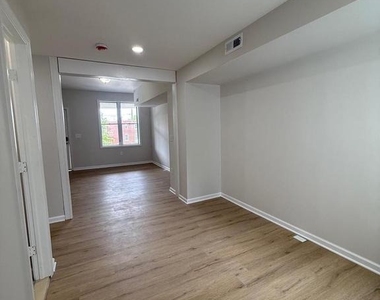 2810 E Chase Street - Photo Thumbnail 8
