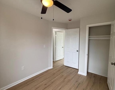 2810 E Chase Street - Photo Thumbnail 22