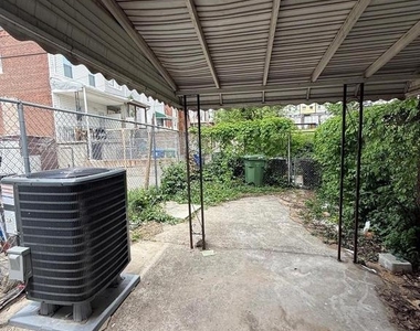 2810 E Chase Street - Photo Thumbnail 12
