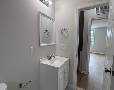 2810 E Chase Street - Photo Thumbnail 28