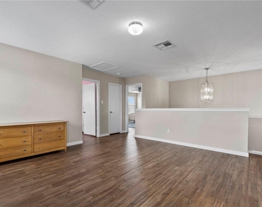18425 Crestwind Ln - Photo Thumbnail 18
