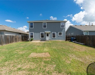18425 Crestwind Ln - Photo Thumbnail 2