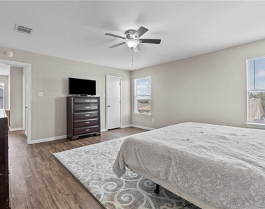 18425 Crestwind Ln - Photo Thumbnail 22