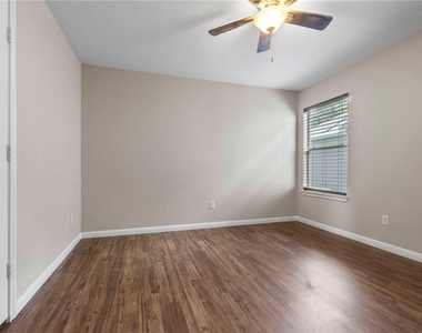 18425 Crestwind Ln - Photo Thumbnail 15