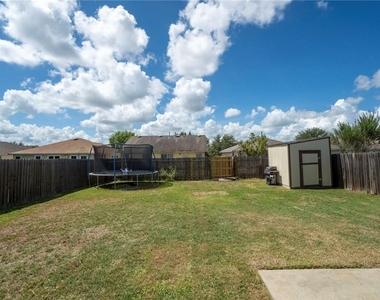 18425 Crestwind Ln - Photo Thumbnail 32