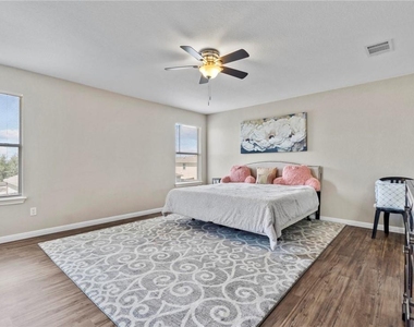 18425 Crestwind Ln - Photo Thumbnail 20