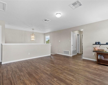 18425 Crestwind Ln - Photo Thumbnail 19