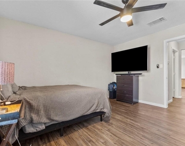 18425 Crestwind Ln - Photo Thumbnail 29