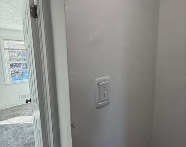 3641 Dudley Avenue - Photo Thumbnail 24