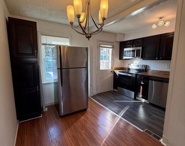 3641 Dudley Avenue - Photo Thumbnail 8
