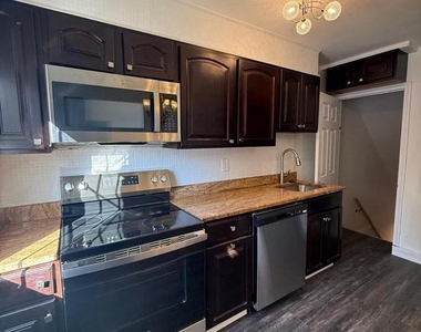 3641 Dudley Avenue - Photo Thumbnail 9