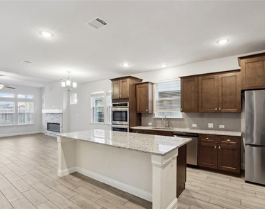 117 Draco St - Photo Thumbnail 5