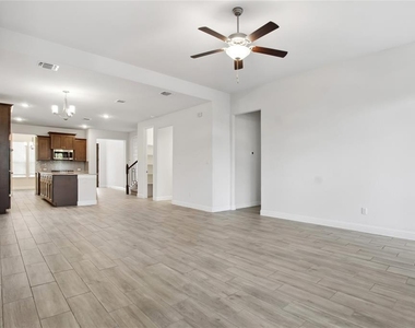 117 Draco St - Photo Thumbnail 12