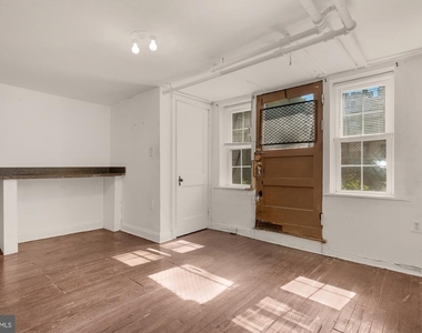931 Saint Paul St Street - Photo Thumbnail 4