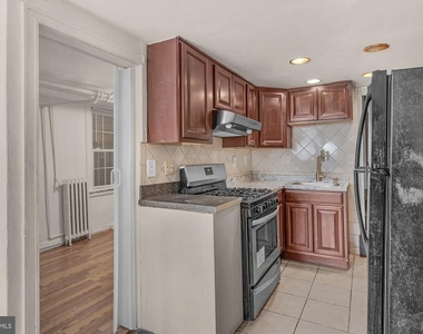 931 Saint Paul St Street - Photo Thumbnail 6