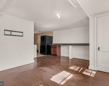 931 Saint Paul St Street - Photo Thumbnail 5