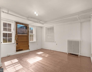 931 Saint Paul St Street - Photo Thumbnail 3