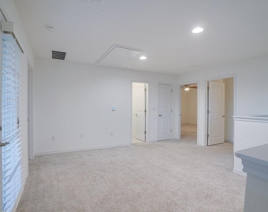 9015 Looksee Ln - Photo Thumbnail 17