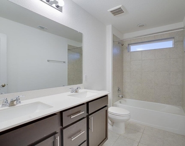9015 Looksee Ln - Photo Thumbnail 8