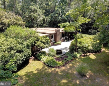 1169 Latrobe Drive - Photo Thumbnail 6