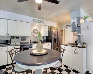 1169 Latrobe Drive - Photo Thumbnail 9