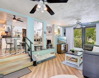 1169 Latrobe Drive - Photo Thumbnail 15