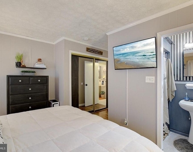 1169 Latrobe Drive - Photo Thumbnail 19