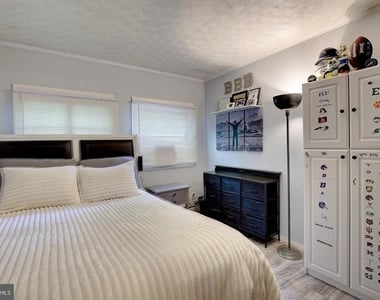 1169 Latrobe Drive - Photo Thumbnail 20