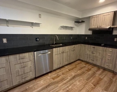 2900 Shipmaster Way - Photo Thumbnail 6