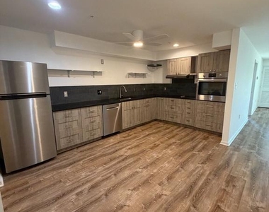 2900 Shipmaster Way - Photo Thumbnail 4