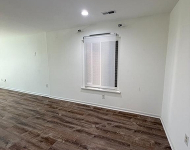 2900 Shipmaster Way - Photo Thumbnail 11