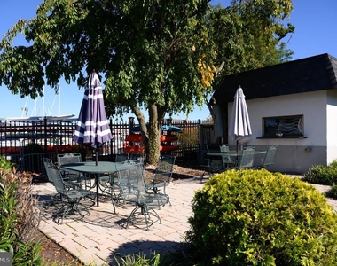 301 Burnside Street - Photo Thumbnail 20