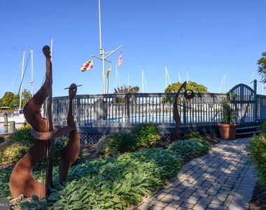 301 Burnside Street - Photo Thumbnail 23
