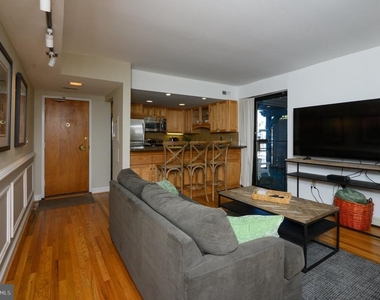 301 Burnside Street - Photo Thumbnail 3