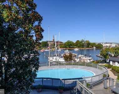 301 Burnside Street - Photo Thumbnail 12