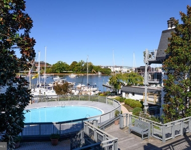 301 Burnside Street - Photo Thumbnail 11