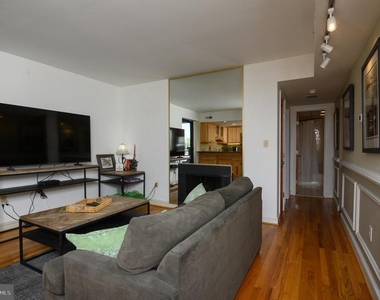 301 Burnside Street - Photo Thumbnail 4