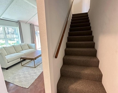 6707 Capriola Dr - Photo Thumbnail 4