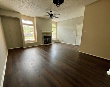 5309 Indio Dr - Photo Thumbnail 3