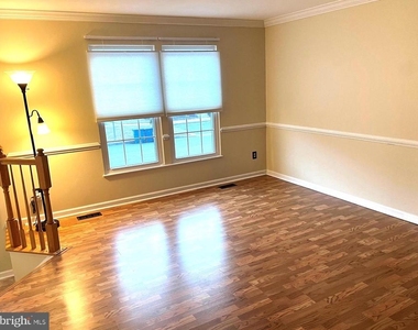 110 Abelia Drive - Photo Thumbnail 3